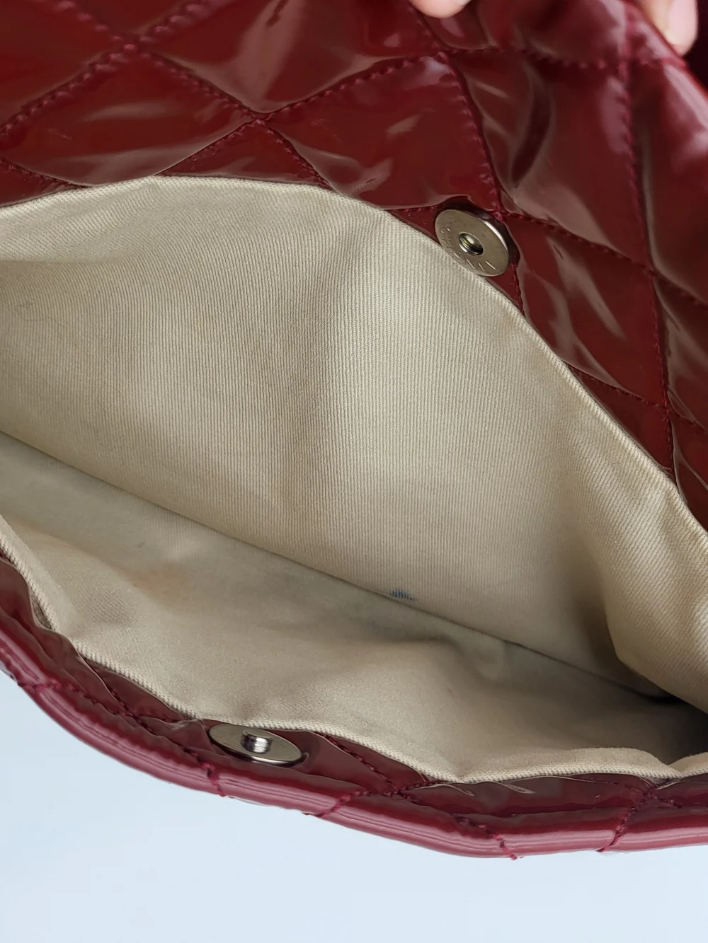 CHANEL TOTE BAG BURGUNDY PATENT LEATHER VERNIS ROUGE. AUTH w/COA.